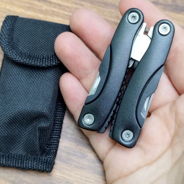 Мультитул - мини 9в1 с плоскогубцами универсальный / Туристический мультиинструмент в чехле / Швейцарский нож карманный